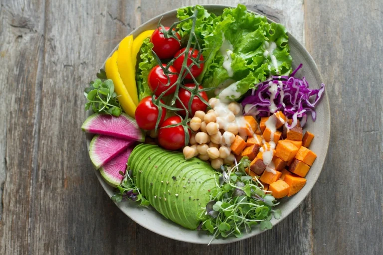 Fresh and Filling: Quick Salads and Bowls You’ll Love